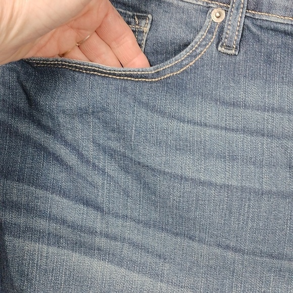 Torrid sky high skinny crop women's jean shorts size 28 - Picture 6 of 14